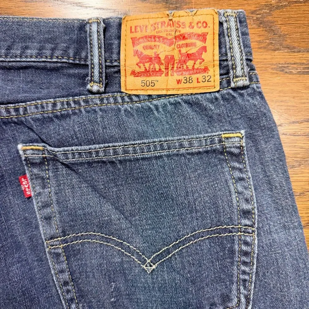 Levi's 505 Regular Fit Jeans Mens 38x32 Medium Wash Denim Straight Leg